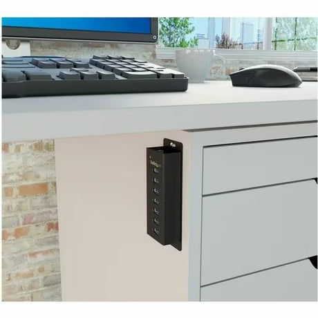 StarTech.com 7 Port USB 3.0 Hub - 5Gbps - Desktop or Wall-mountable Metal Enclosure